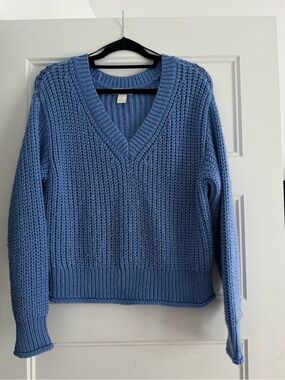 H&M Light Blue V-Neck Chunky Knit Sweater